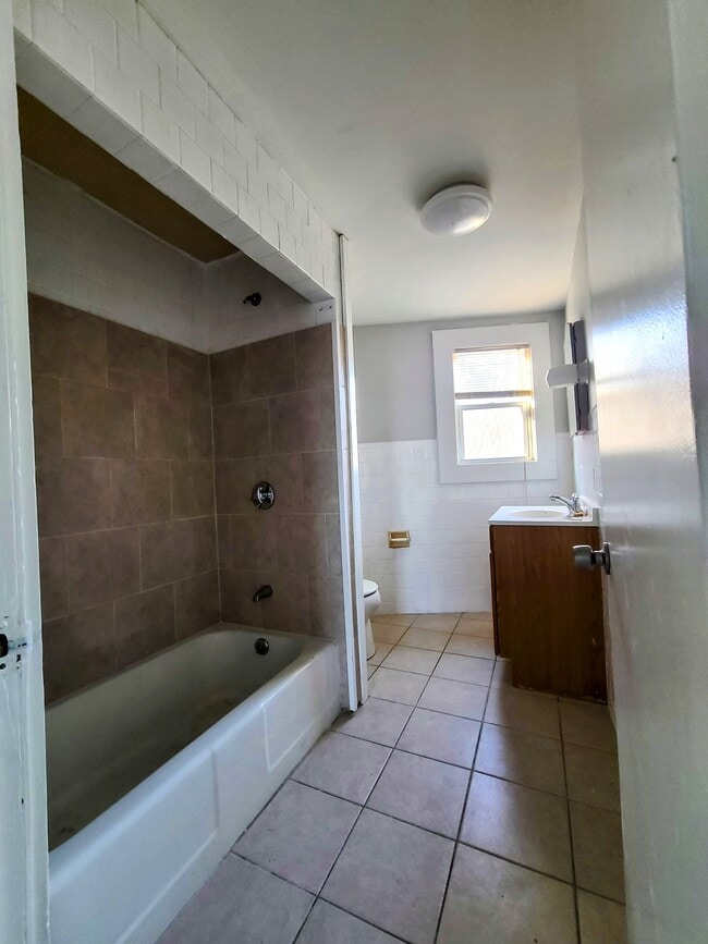 235-237-237 State Rd in Westport, MA - Building Photo - Building Photo