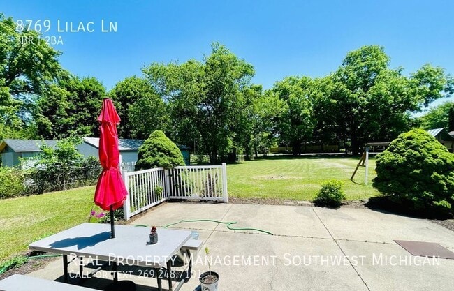 8769 Lilac Ln in Berrien Springs, MI - Building Photo - Building Photo