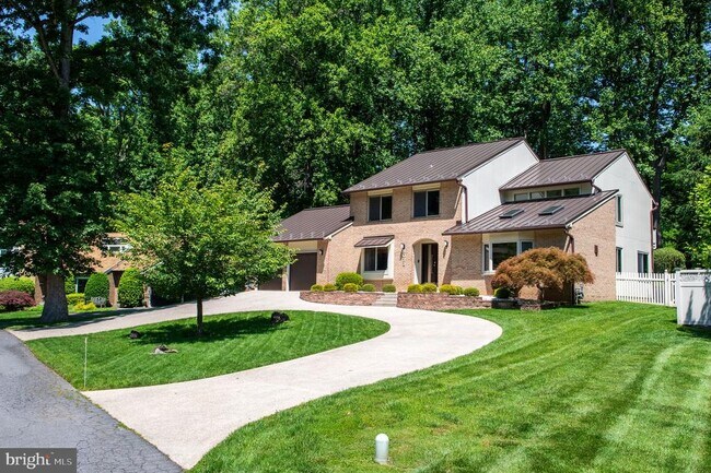 8033 Cypress Grove Ln in Cabin John, MD - Building Photo - Building Photo
