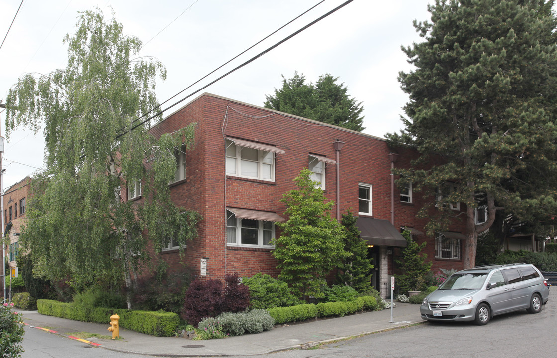 Harrison Court Apartments in Seattle, WA - Foto de edificio