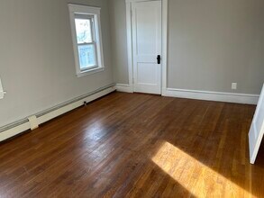 21 Carney St in Medford, MA - Building Photo - Building Photo