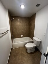 1025 NW 19th Ave, Unit A3 in Miami, FL - Foto de edificio - Building Photo