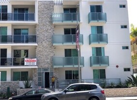 Coldwater Flats in Studio City, CA - Building Photo