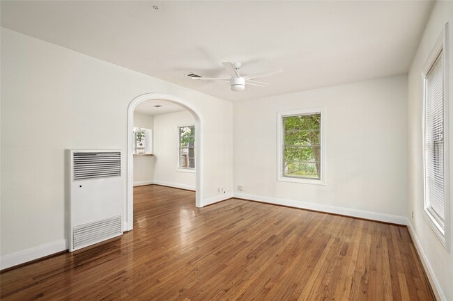 property at 1024 W 16th St