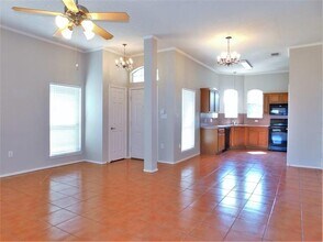 2917 Oakshire St in Denton, TX - Building Photo - Building Photo
