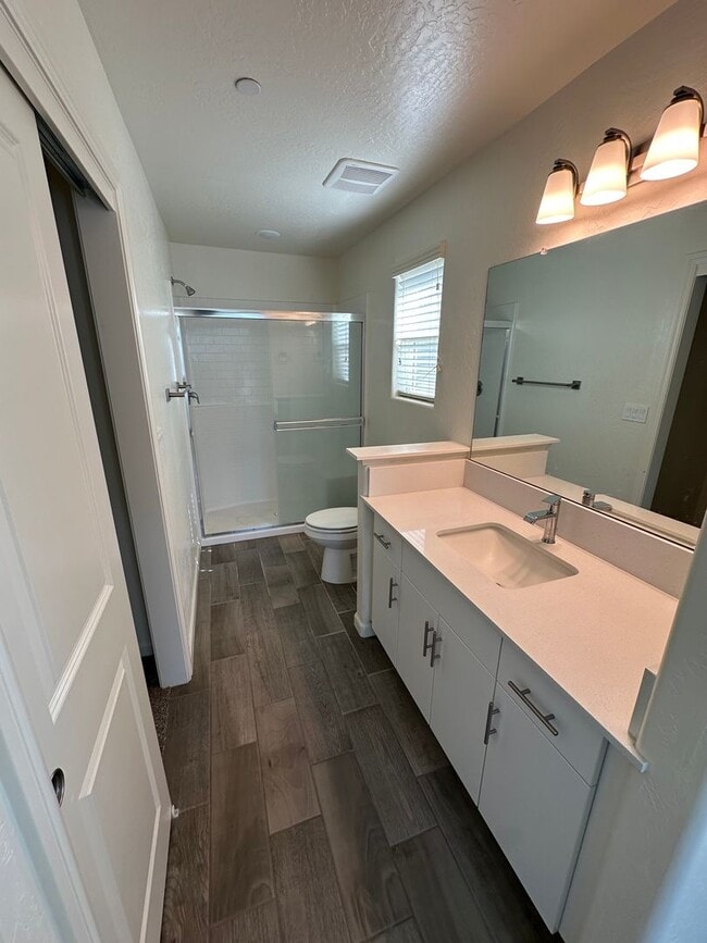 2021 N Rogers Ln in Clovis, CA - Building Photo - Building Photo