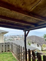 1027 Lolena St in Honolulu, HI - Building Photo