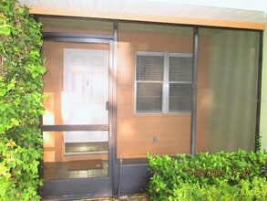 2833 Orange Tree Cir N in Palm Harbor, FL - Building Photo - Building Photo