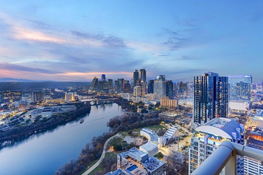 44 East Ave, Unit 3202 in Austin, TX - Building Photo