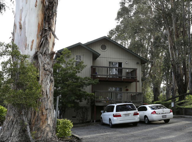 3615-3645 Lundholm Ave in Oakland, CA - Building Photo - Building Photo