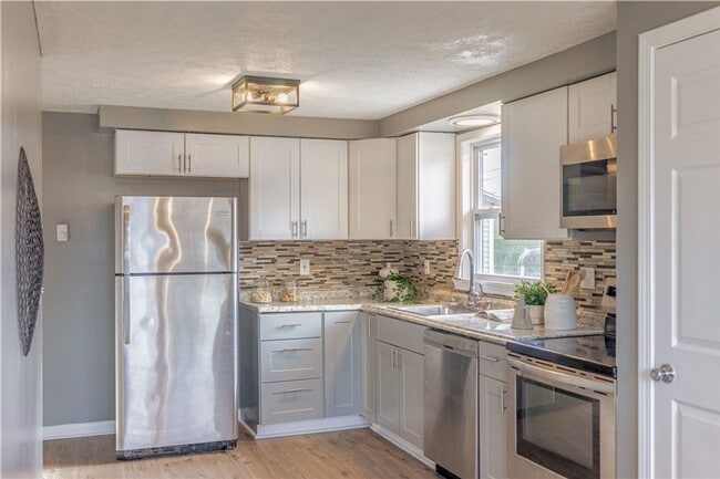 338 E Henrietta Rd in Rochester, NY - Building Photo - Building Photo