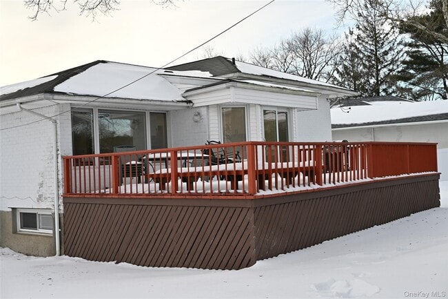 16 Middle Ln in Jericho, NY - Building Photo - Building Photo