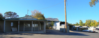 Loomis Motel Apartments