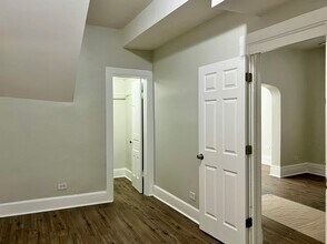 1742 N St Louis Ave in Chicago, IL - Building Photo - Building Photo