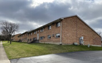 Miamisburg Estates Apartments in Miamisburg, OH - Foto de edificio - Building Photo