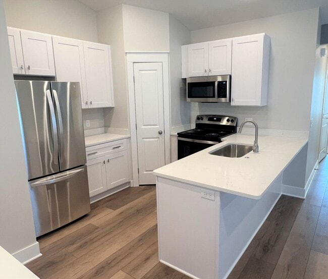 2110 Sherwood Ave in Holland, MI - Building Photo - Building Photo