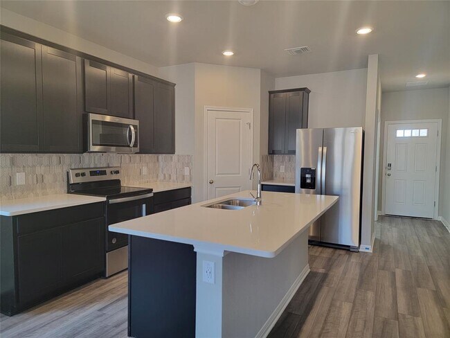 109 Capella Wy in Hutto, TX - Foto de edificio - Building Photo