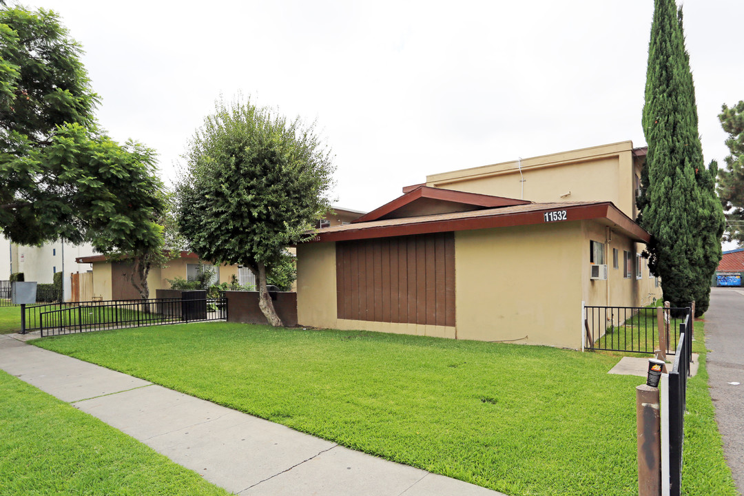 11532 Stuart Dr in Garden Grove, CA - Building Photo