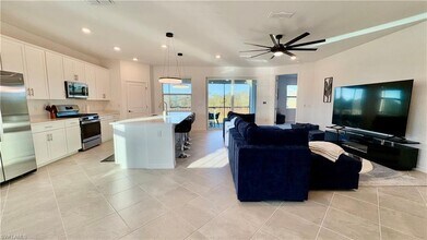 43269 Water Bird Wy, Unit 5621 in Punta Gorda, FL - Foto de edificio - Building Photo