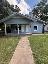 6852 Routt St in Fort Worth, TX - Building Photo - Building Photo