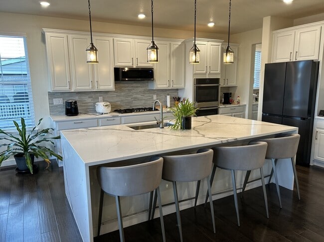 property at 8163 S Valleyhead Way