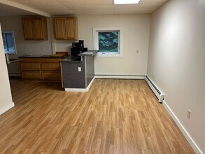 21808 Robin Dr in Anchorage, AK - Building Photo - Building Photo