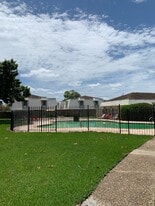 Arbor Place in Terrytown, LA - Building Photo
