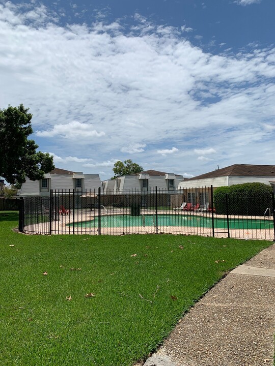 Arbor Place in Terrytown, LA - Foto de edificio