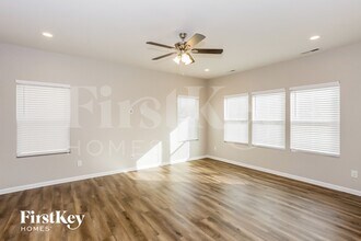 144 Fairfield Dr in Troutman, NC - Building Photo - Building Photo