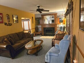 437 S Craig Pl in Lombard, IL - Building Photo - Building Photo