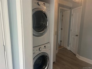 341 E Hudson St in Long Beach, NY - Building Photo - Building Photo