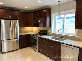 108 Brooks St, Unit 2 in Boston, MA - Building Photo