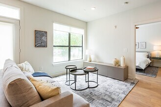 2137 Pelham Dr in Houston, TX - Building Photo - Building Photo