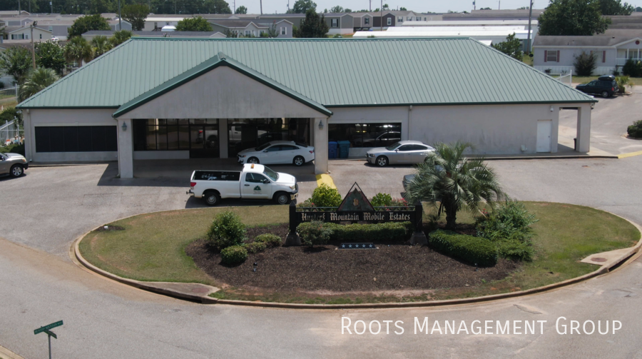 1082 Hunters Mountain Pkwy in Troy, AL - Building Photo