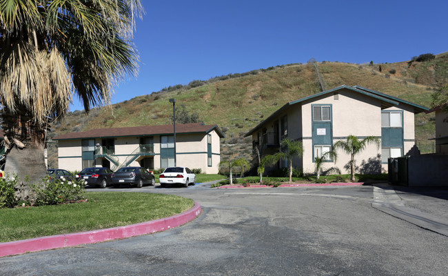 Athena Garden Apartments in San Bernardino, CA - Foto de edificio - Building Photo