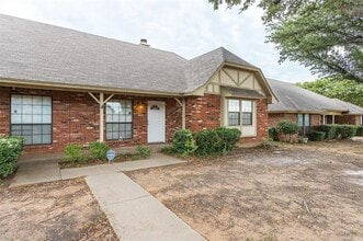 7829 Cardinal Ct in North Richland Hills, TX - Building Photo - Building Photo