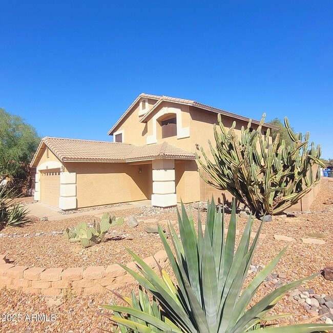 property at 2210 E Paraiso Dr