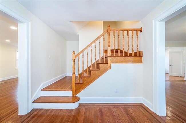 11 Montrose Rd in Scarsdale, NY - Building Photo - Building Photo