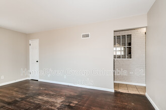 307 Coppinger Dr in Ferguson, MO - Foto de edificio - Building Photo
