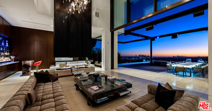 1305 Collingwood Pl in Los Angeles, CA - Building Photo - Building Photo