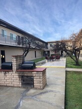 Twin Oaks Apartments in Lomita, CA - Building Photo - Building Photo