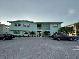 125 104th Ave in Treasure Island, FL - Building Photo