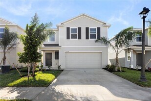 19558 Fairhill Ct in Lehigh Acres, FL - Building Photo