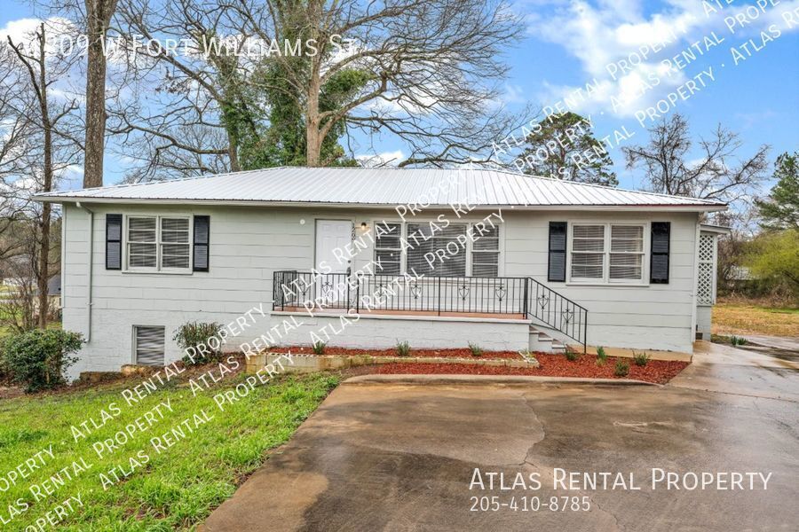 1209 W Fort Williams St in Sylacauga, AL - Building Photo