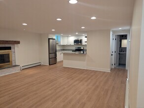 4 Cannon Rd in Brookfield, CT - Building Photo - Building Photo