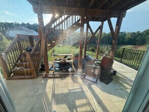 Room in House on Hamilton Bridge Rd in Charlotte, NC - Building Photo - Building Photo