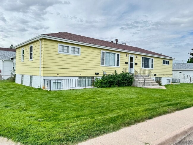property at 707 W 31st St