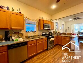 1921 N Francisco Ave, Unit 1 in Chicago, IL - Foto de edificio - Building Photo