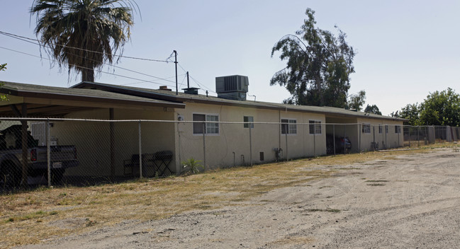 360-372 N Eucalyptus Ave in Rialto, CA - Building Photo - Building Photo