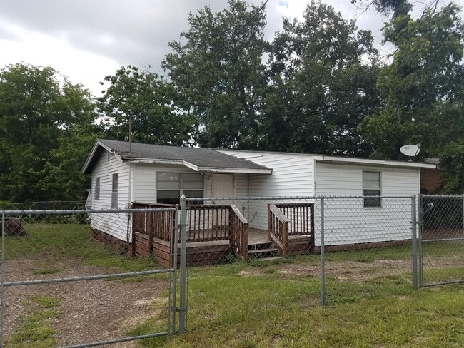 38803 Old Sparkman Rd in Dade City, FL - Building Photo - Building Photo